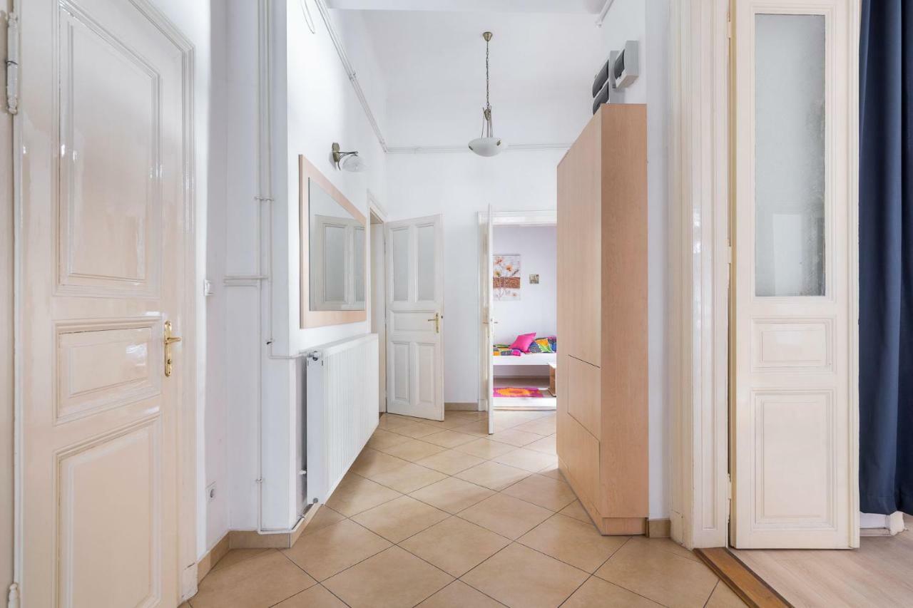 Izabella Home 2 Budapest Bagian luar foto
